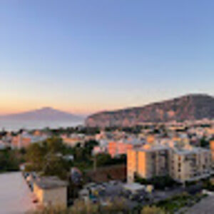 Meet your Posher, Ali